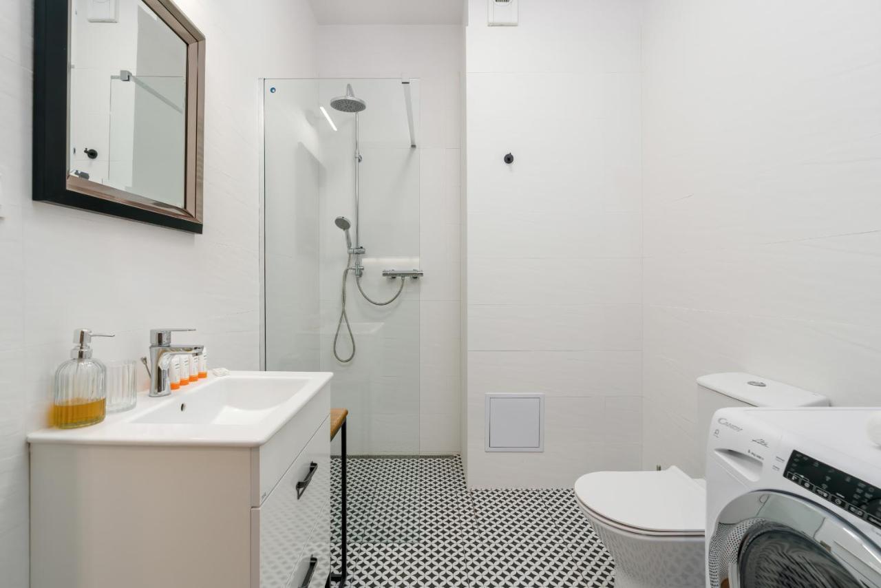 Deluxe Mtp Apartments Matejki By Noclegi Renters Poznan Exterior photo